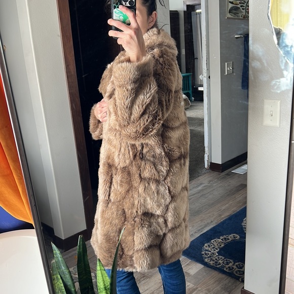 Vintage faux fur knee length coat - Picture 2 of 8